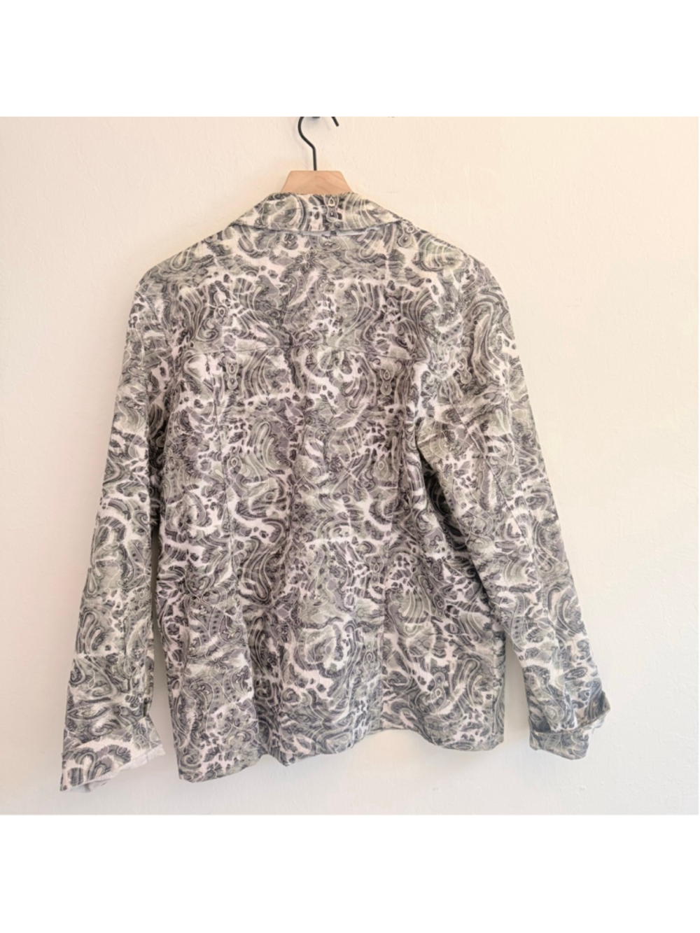 Joni B. Women's White/Gray Paisley Utility Jacket Size XL - Picture 6 of 6